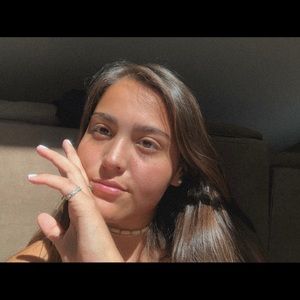 Meet your Posher, Rayna